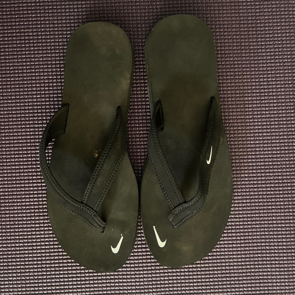 Black Nike Sandals flip flops women’s 8